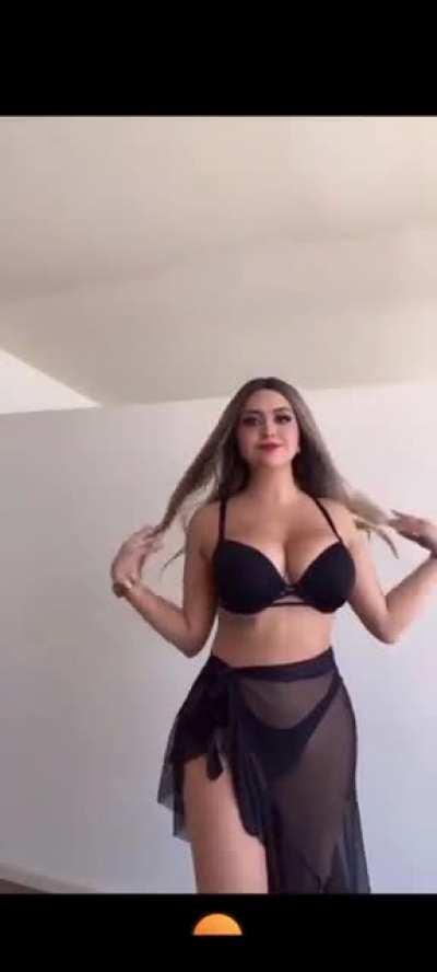 Que rico lo mueve 🤤🤤