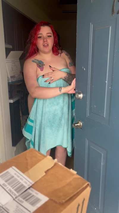 OMG i can&rsquo;t believe I flashed my mailman! 