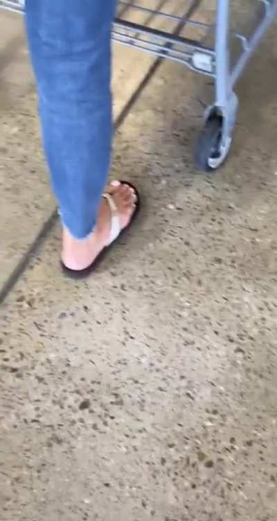 My cousins toes