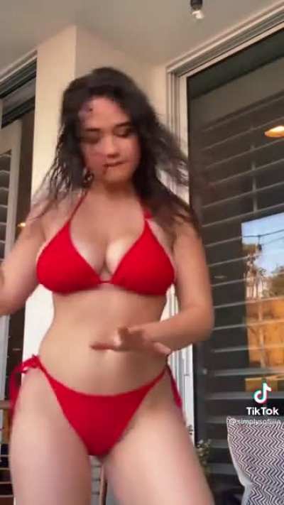 sofiiiiagomez tits