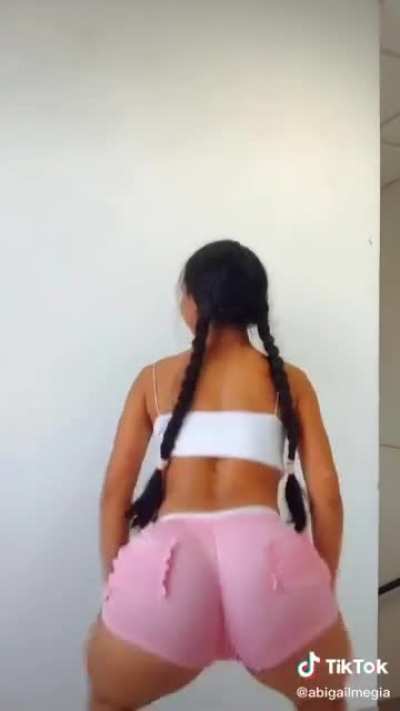 IG:abmeabi #TWERK