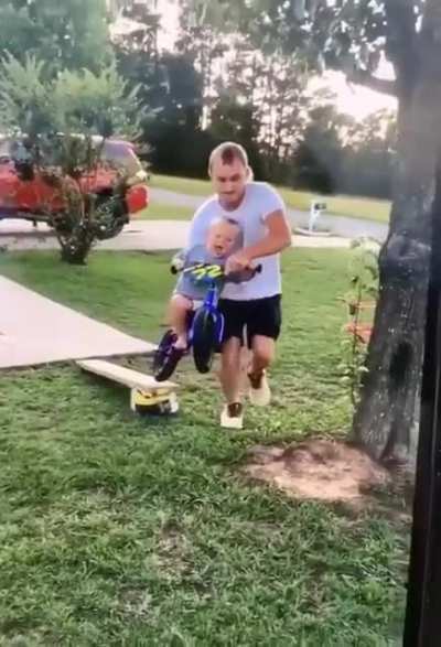 This little guy has a good dad