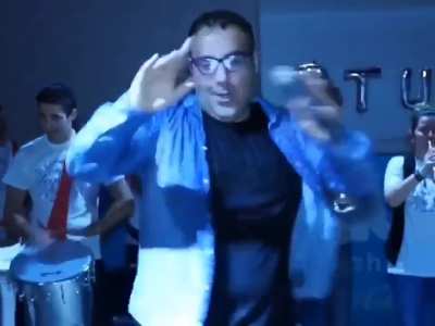 Juan dice que le duele la espalda. Juan en el festival más tranquilo:
