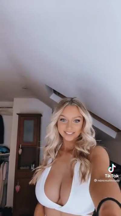 natural busty blonde....