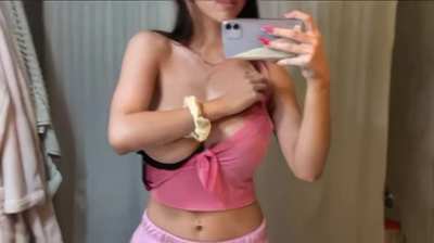 Revealing them big honkers