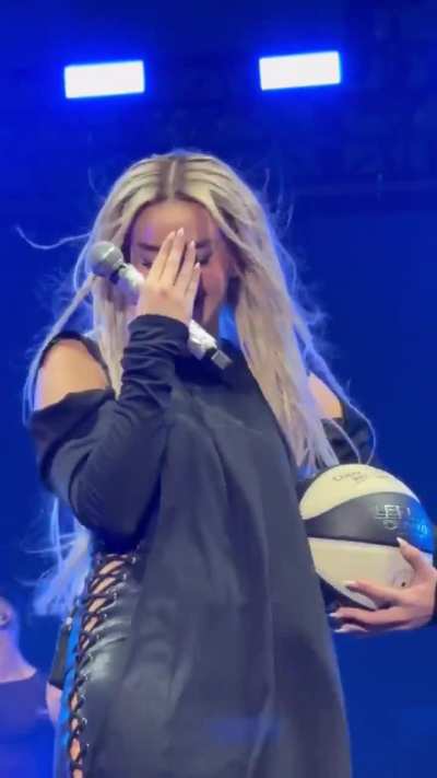 &iquest;Y vosotros tambi&eacute;n le dabais con vuestras pelotas en su cara o en otro sitio? 😏🔥