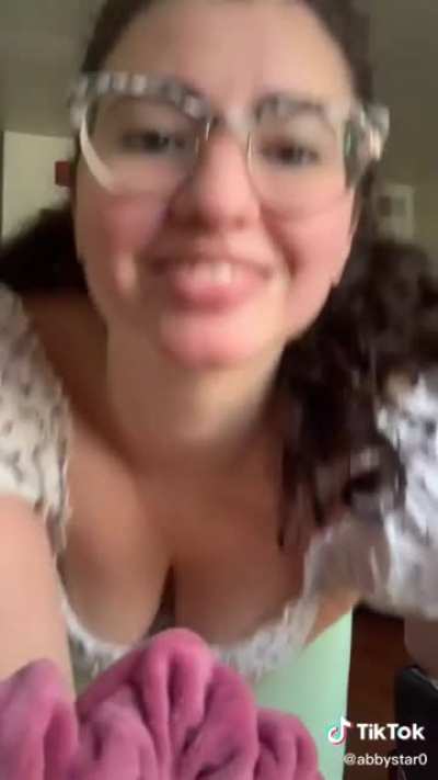 Do you think she has great aroma in between those plump cheeks?