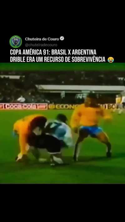 "Futebol &eacute; esporte de contato!"