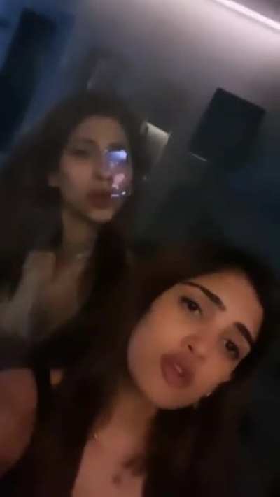 This group of girls 🤤💦🍑😍 Wait for the slow motion 😍👩&zwj;❤️&zwj;💋&zwj;👩