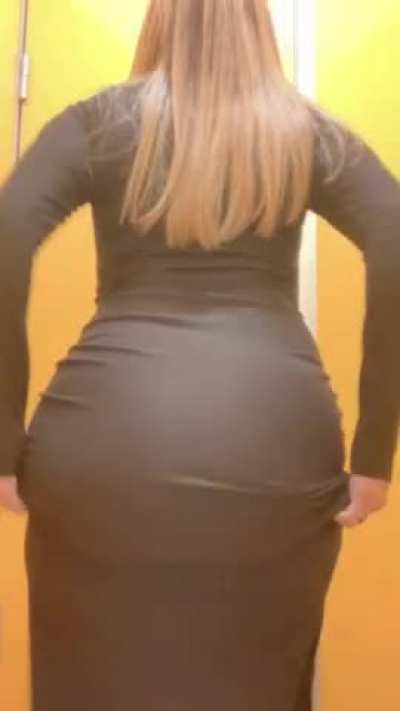 Let&rsquo;s schedule a late meeting and will bend over you to fill me up!