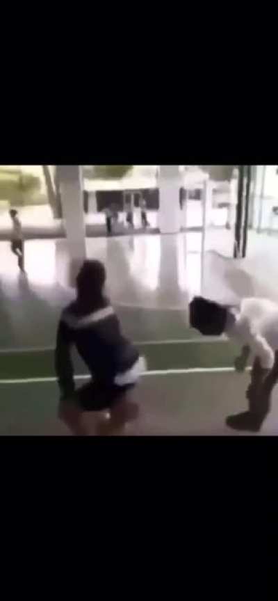 This is how “le baby” plays dabasketb*ll