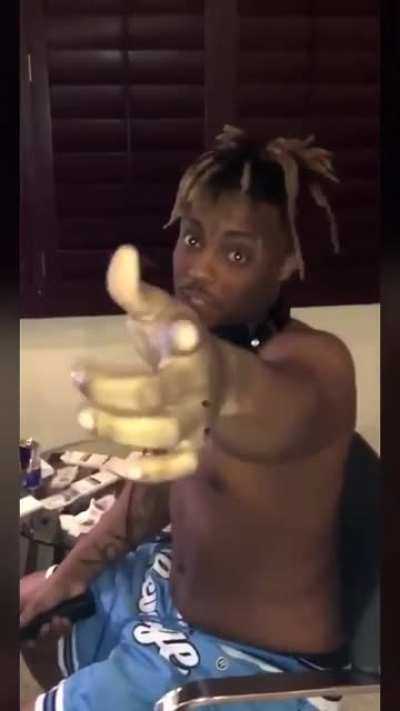 Beat 'em wit the clip cause I forgot my gun