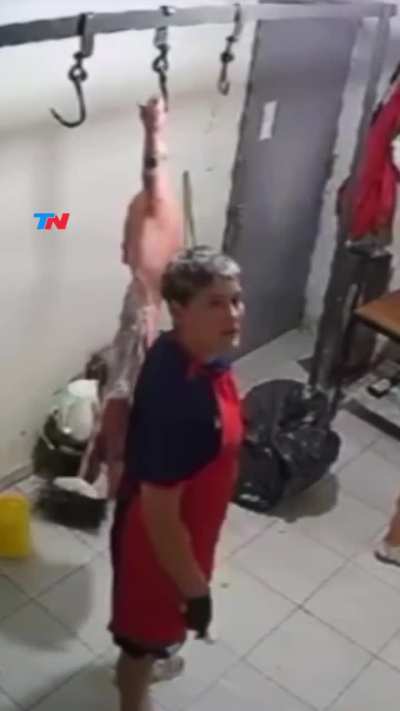 Entraron a robar a una carniceria y se llevaron una sorpresa