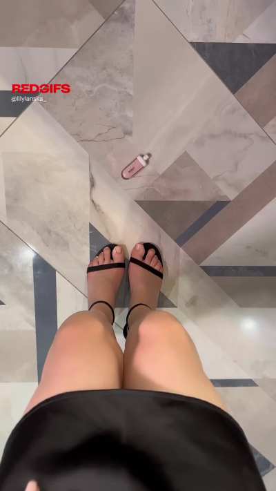 Would you beg me to keep teasing you when you&rsquo;re on the edge? 😏💦