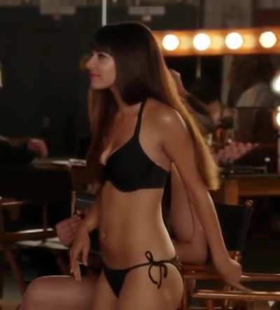 Hannah Simone