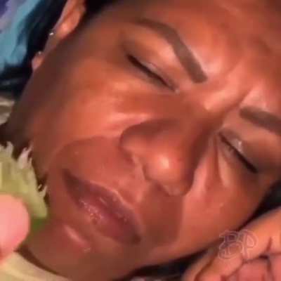 She be like 🥴
