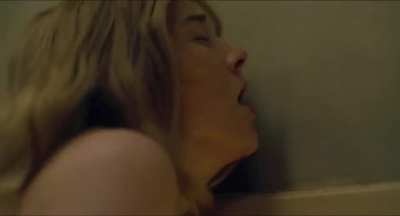 Saoirse Ronan and Kate Winslet