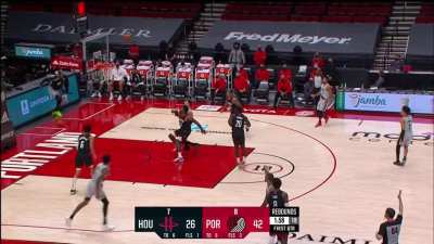 [Highlight] Logo Lillard pulls from way out for the Blazers 11th three of the 1st quarter