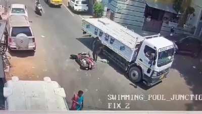 Bull freaks out because of the heatwave.