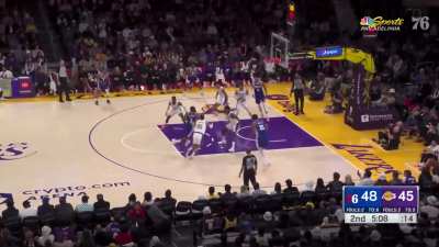 [Highlight] Embiid with the dunk off the Harden wrap around pass