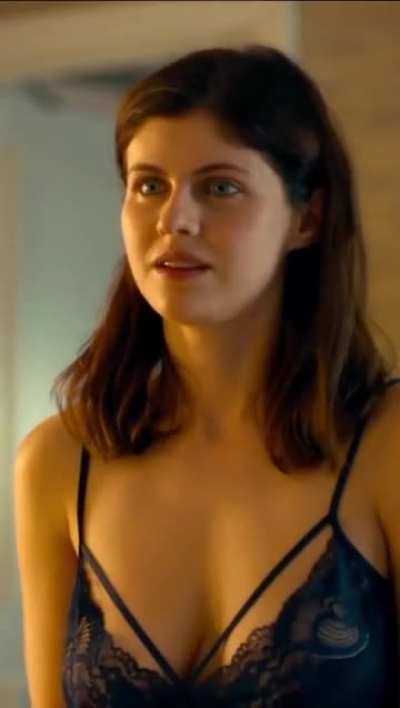 Alexandra Daddario 