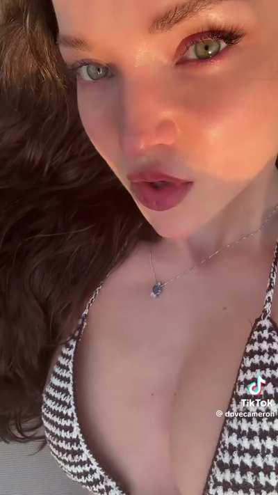 Dove Cameron