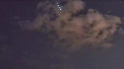 Haha, meteor goes KABOOM
