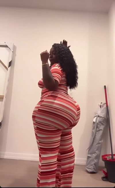 PHAT ASS SHAKIN