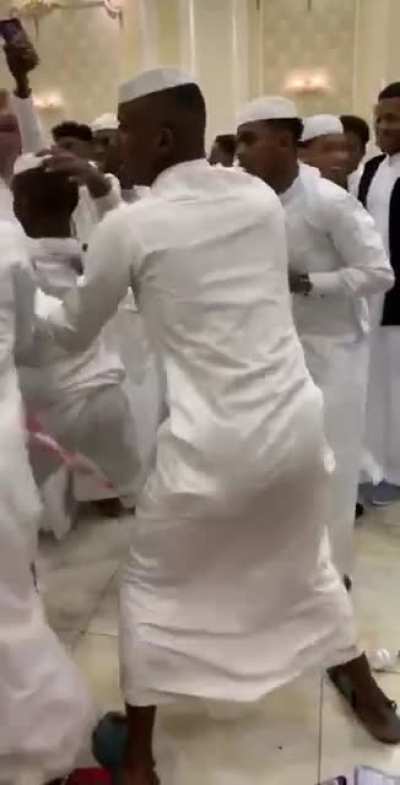 I was half expecting an angry Mullah to walk in and scream: "HARAAAAM"😆😆🎉🎊 Maybe they should do this more often in mosques instead of radicalization.