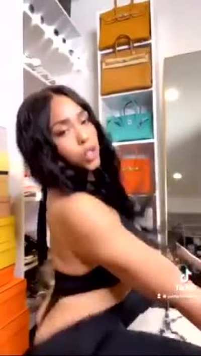 Jordyn Woods "buss it" challenge 👀 #bussitchallenge