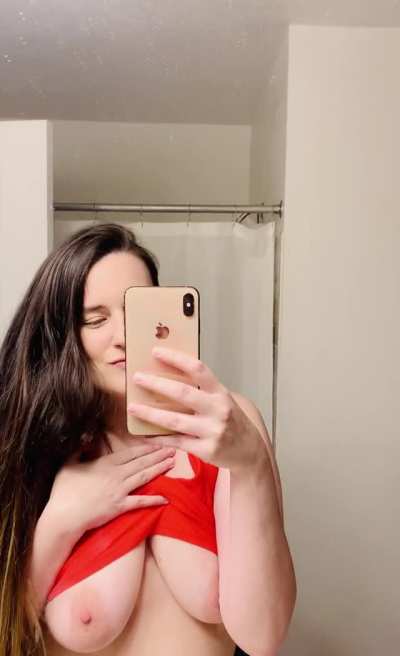 I’m giving you my SEXY VIP SUBSCRIPTION FOR $ 3 😈❤️ I’m SINGLE & ready to mingle, I love being slutty for my Fans. 😜🔥 I promise you will adore me.. I want someone who’s not afraid to get dirty and spend money on what they want. 😈🤤 ⬇️ LINK IN comments.