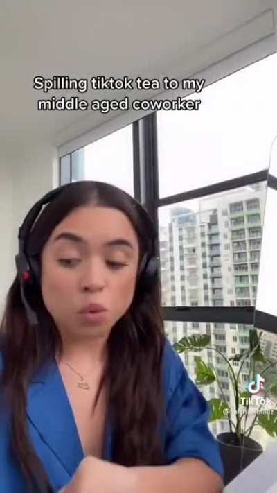 For anyone struggling to explain this moment in tiktok history to other people that don't use tiktok, this video is probably the best method to do so