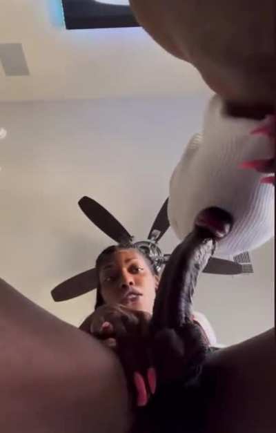 Fucking The Delivery Man’s Throat