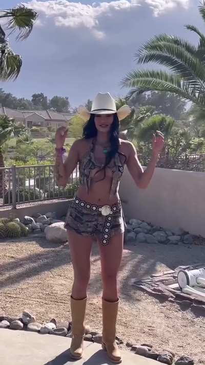 Analyse (BB21) by the pool