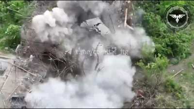 Russians hiding in a house get hit by a powerful FPV Drone resulting in a total collapse of the house
