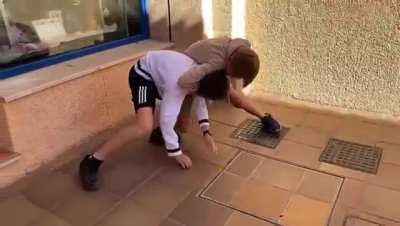 Two 13 year olds fighting after one insults their dead father