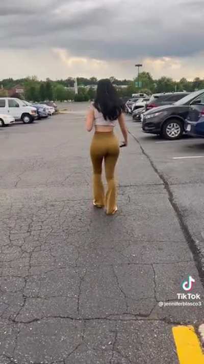 love to watch her leave