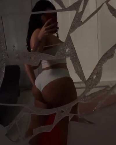 ⠀