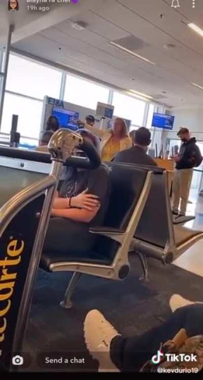 I want the manager of the FUCKING airport here