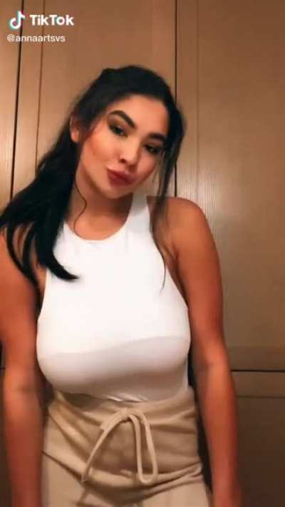 2busty2hide