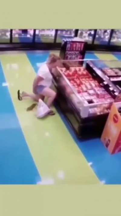 CAUTION; WET FLOOR