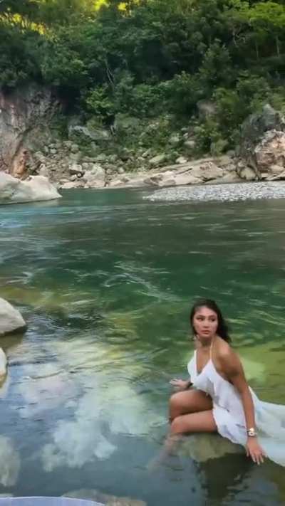 Nadine Lustre
