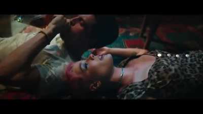 Halsey - Without Me