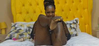 do you like it when my feet are in stockings