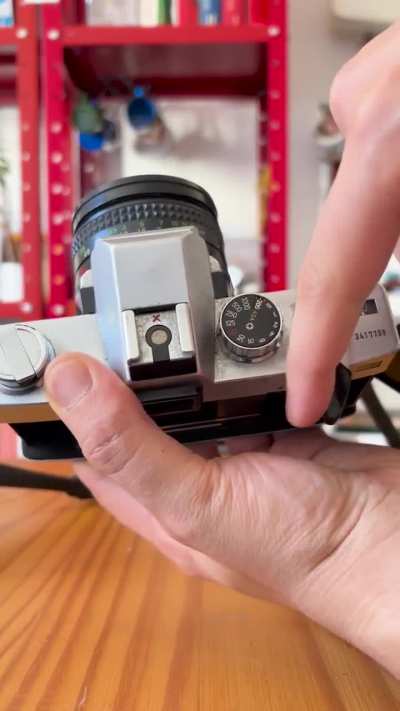 Minolta SRT - stuck lever