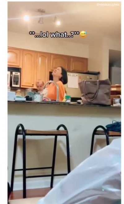 Look at the baby he just want a piece of whatever her mom is having 🥺🥺🥺