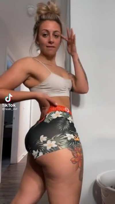 @leah_mif, damn she&rsquo;s plump
