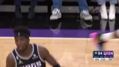 [Highlight] Golden 1 Center turns into ARCO Arena as Davis dunks it twice in quick succession