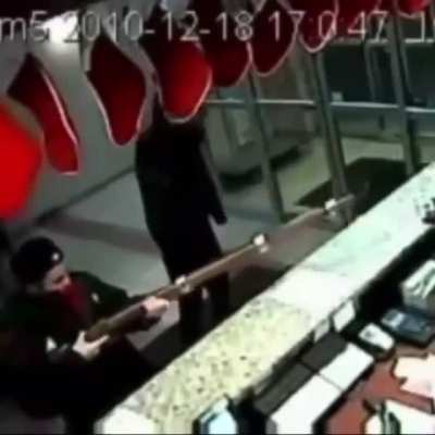 Bri&rsquo;ish people robbing be like: