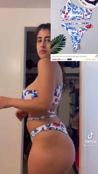 She&rsquo;s way too hot